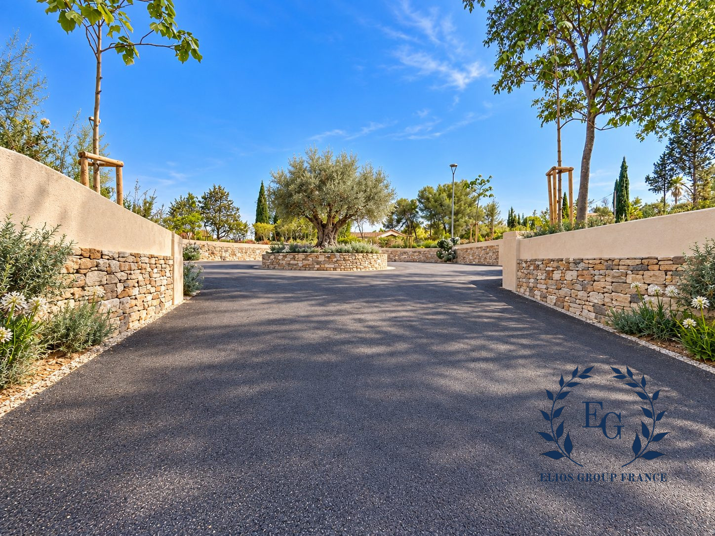 Maison avec prestations standing - Beau terrain - Piscine et Garage-nobilis-immobilier-image1